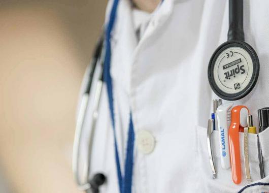 Les études de médecine dans le monde et en France